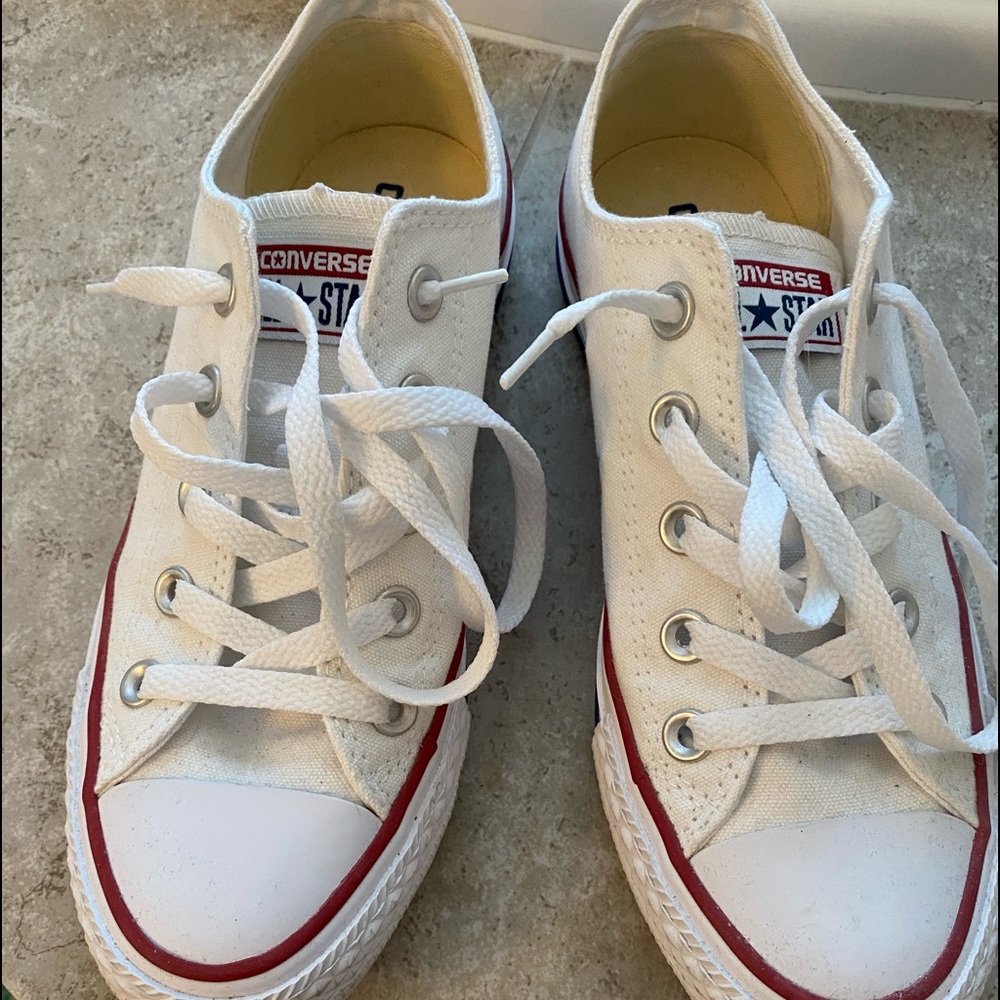Converse Tennis Shoes